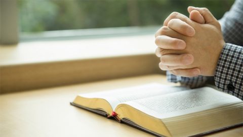 What exactly is the true belief in God? How should one believe in God in order to obtain His praise?