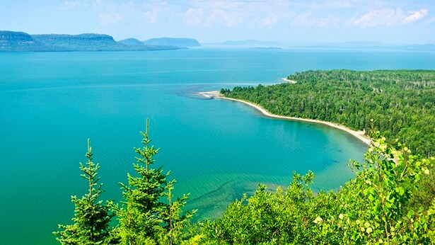 Story. A Great Mountain, a Little Stream, a Fierce Wind, and a Gigantic Wave